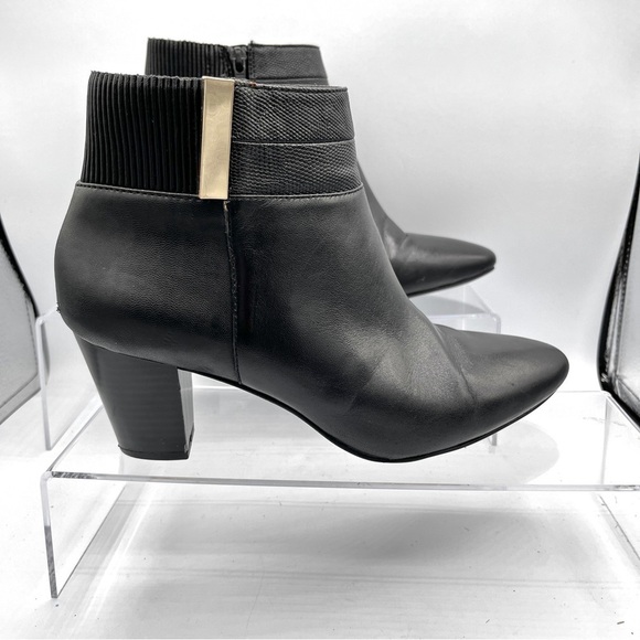 Alfani Step n Flex Palessa Ankle Heeled Bootie Black Leather 8 Side Zip Gold Bar - Picture 3 of 10